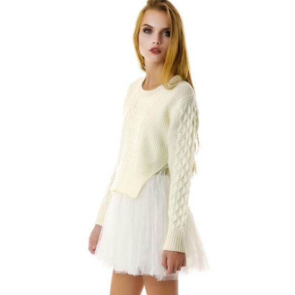 UNIF Chloe Cream Split Side Cropped Sweater Top ✨ - Picture 6 of 7